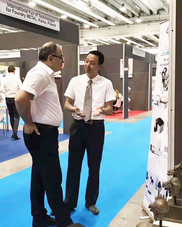 創想儀器系列國產直讀光譜儀大受參會意大利企業家們歡迎。